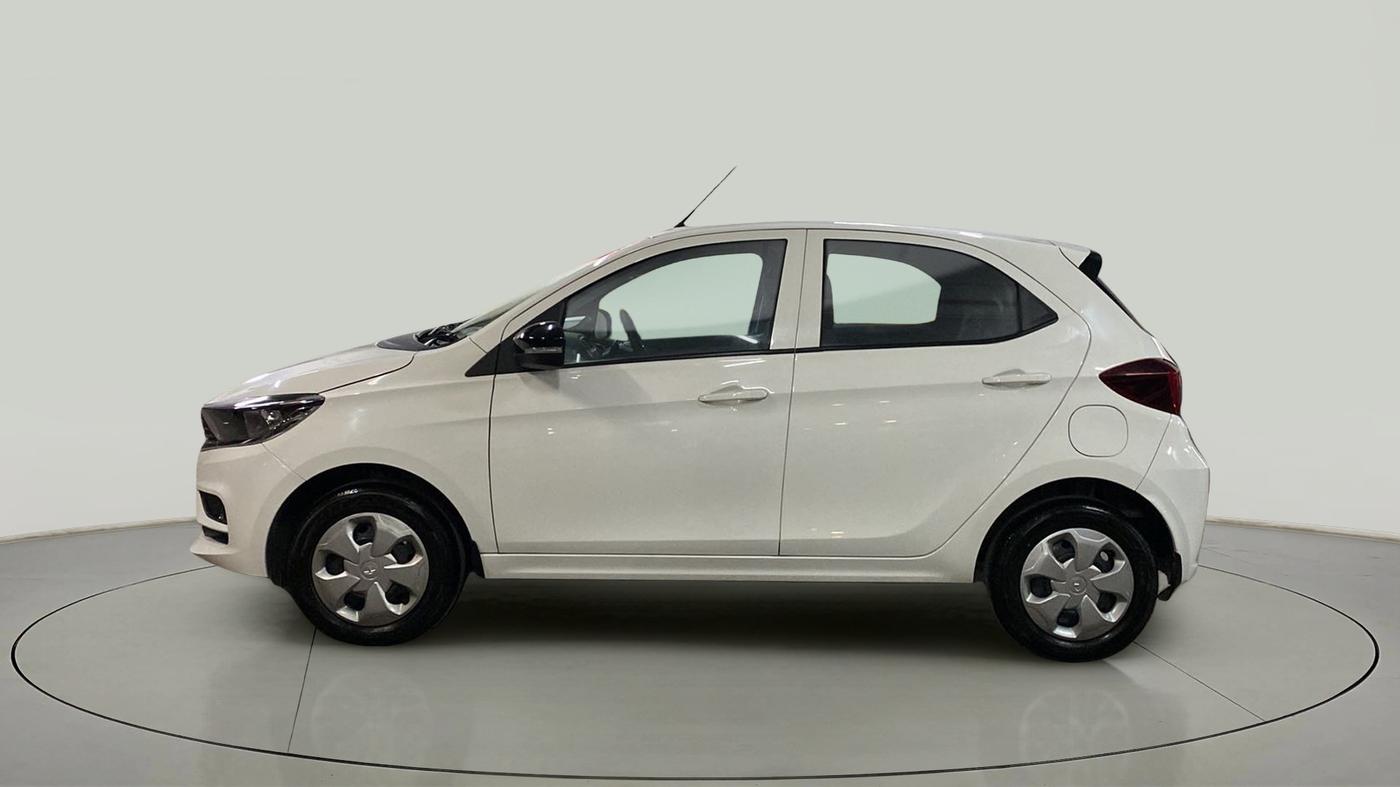 2023 Tata Tiago XT (O) PETROL, Petrol, Manual, 1,746 km, Left Side