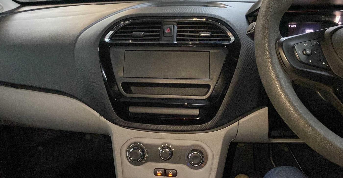 2023 Tata Tiago XT (O) PETROL, Petrol, Manual, 1,746 km, Air Conditioner
