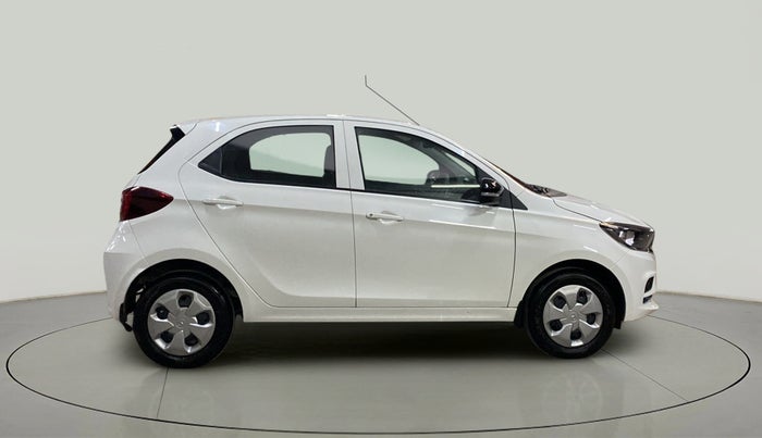 2023 Tata Tiago XT (O) PETROL, Petrol, Manual, 1,746 km, Right Side View