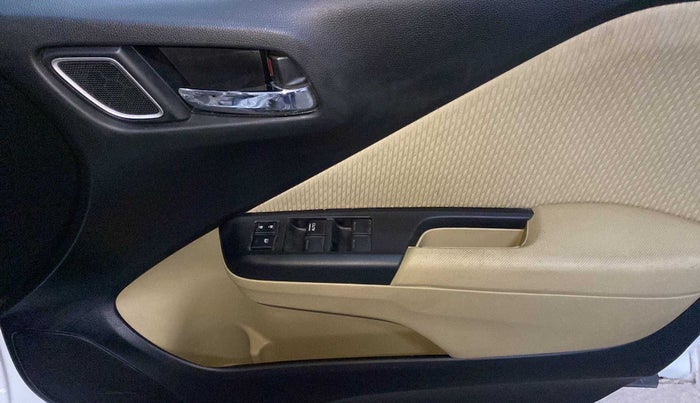 2022 Honda City 1.5L I-VTEC V MT 4TH GEN, Petrol, Manual, 27,885 km, Driver Side Door Panels Control