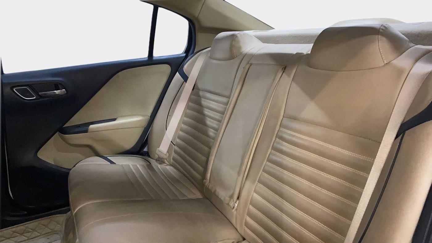 2022 Honda City 1.5L I-VTEC V MT 4TH GEN, Petrol, Manual, 27,885 km, Right Side Rear Door Cabin