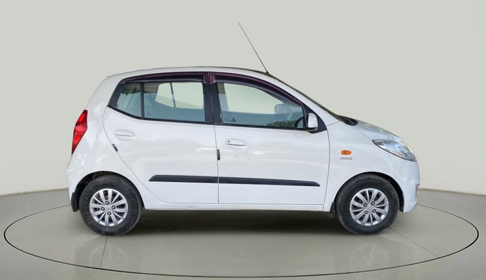 2015 Hyundai i10 SPORTZ 1.1, Petrol, Manual, 19,408 km, Right Side View