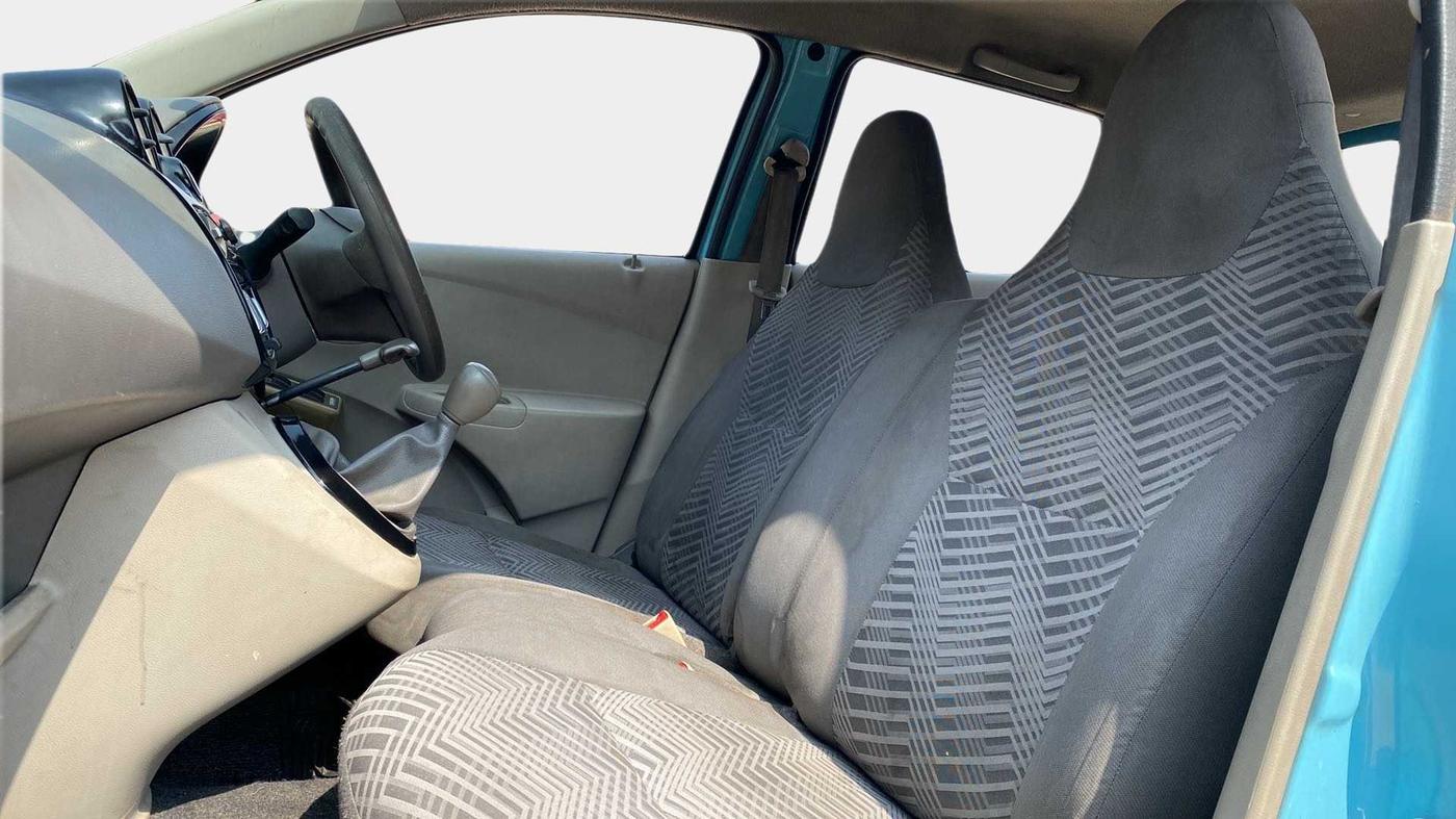 2014 Datsun Go A, Petrol, Manual, 64,074 km, Right Side Front Door Cabin