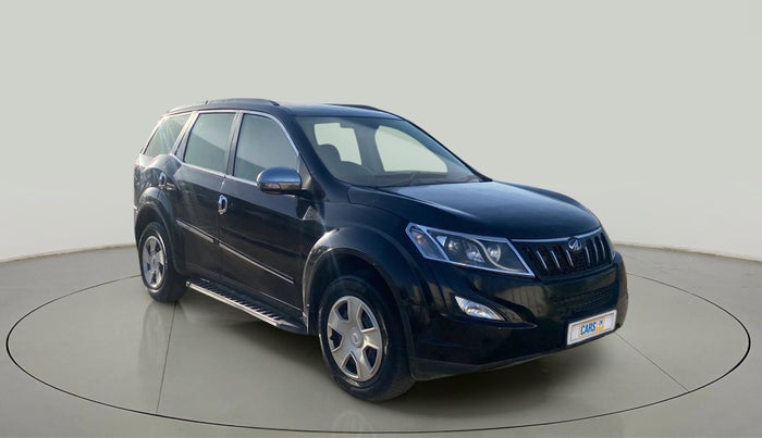 2017 Mahindra XUV500 W6, Diesel, Manual, 65,873 km, Right Front Diagonal