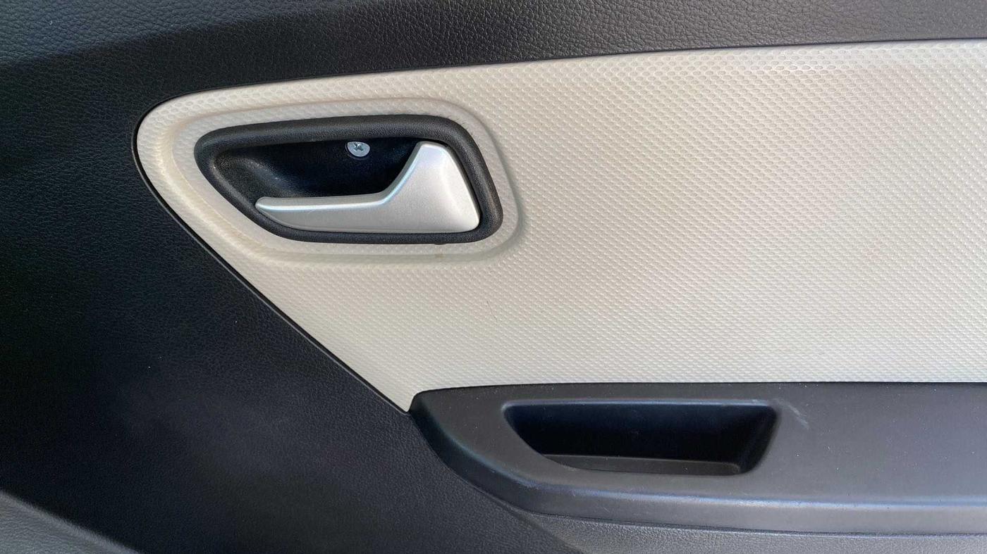 2019 Maruti Alto VXI, CNG, Manual, 9,783 km, Driver Side Door Panels Control