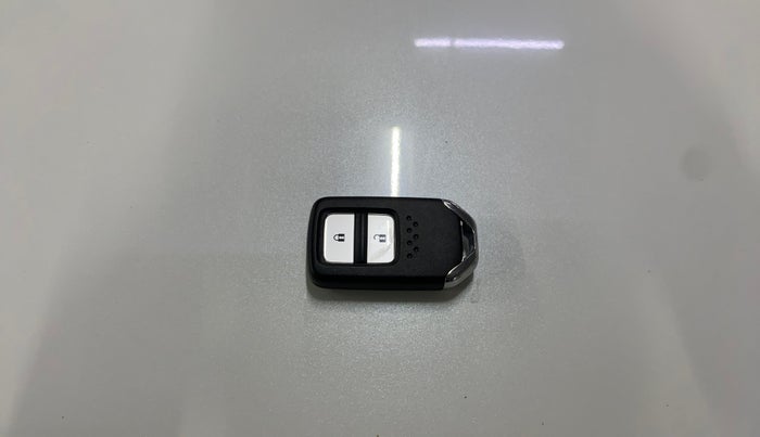 2023 Honda ELEVATE VX MT, Petrol, Manual, 15,538 km, Key Close Up