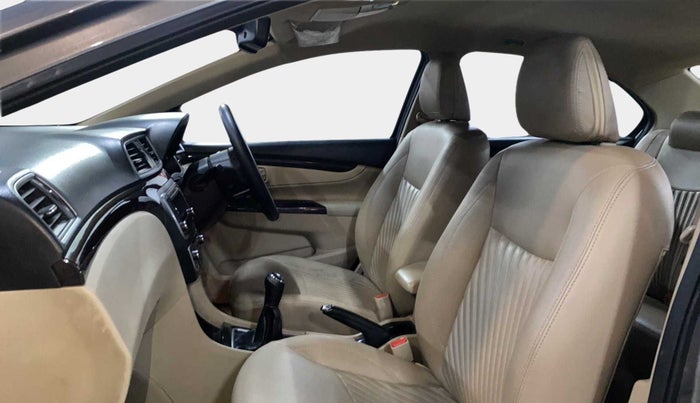 2018 Maruti Ciaz ZETA 1.4  MT PETROL, Petrol, Manual, 58,846 km, Right Side Front Door Cabin