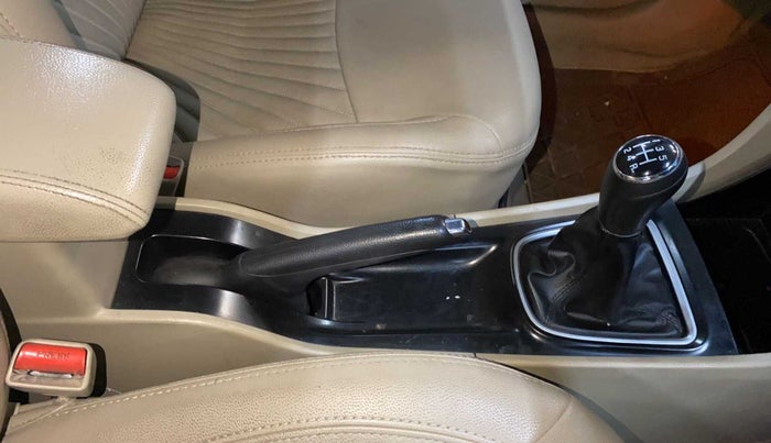 2018 Maruti Ciaz ZETA 1.4  MT PETROL, Petrol, Manual, 58,846 km, Gear Lever