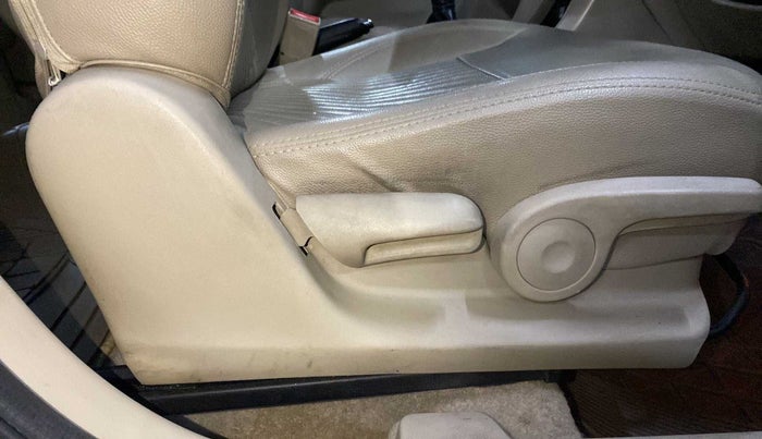 2018 Maruti Ciaz ZETA 1.4  MT PETROL, Petrol, Manual, 58,846 km, Driver Side Adjustment Panel