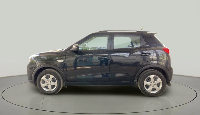 2022 Mahindra XUV300 W6 1.2 PETROL, Petrol, Manual, 26,634 km, Left Side