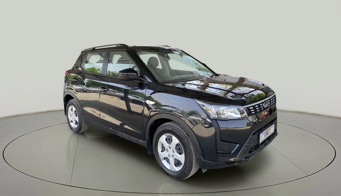 2022 Mahindra XUV300 W6 1.2 PETROL, Petrol, Manual, 26,634 km, Right Front Diagonal