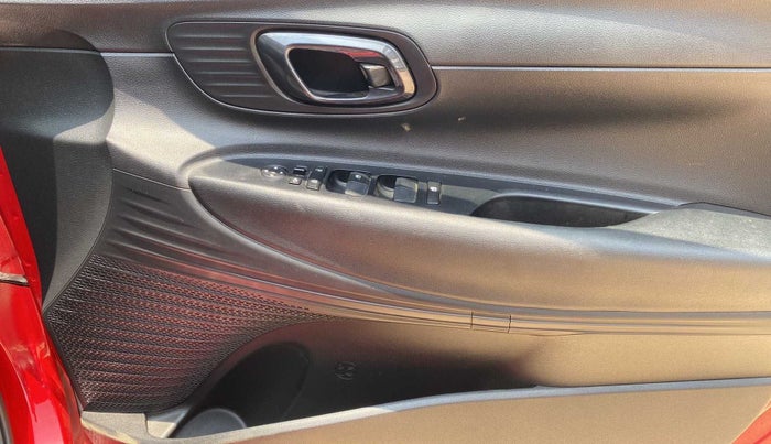 2021 Hyundai NEW I20 SPORTZ 1.5 MT, Diesel, Manual, 12,902 km, Driver Side Door Panels Control