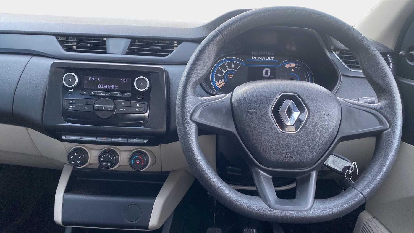 2023 Renault TRIBER RXL MT, Petrol, Manual, 6,791 km, Steering Wheel Close Up