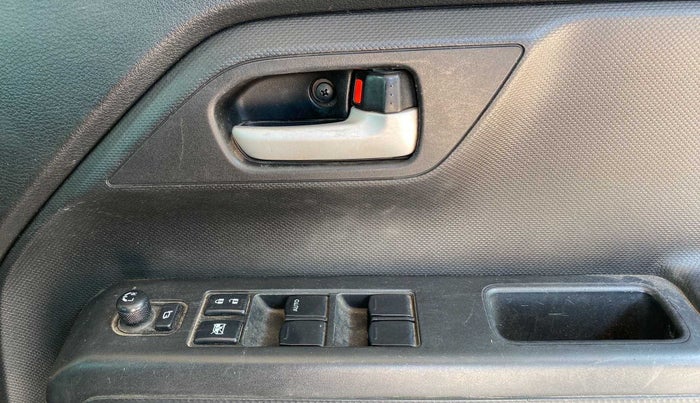 2020 Maruti New Wagon-R ZXI 1.2, Petrol, Manual, 67,047 km, Driver Side Door Panels Control