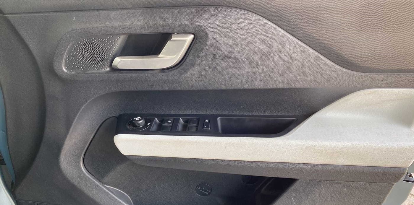 2023 Tata PUNCH CREATIVE  AMT, Petrol, Automatic, 3,090 km, Driver Side Door Panels Control