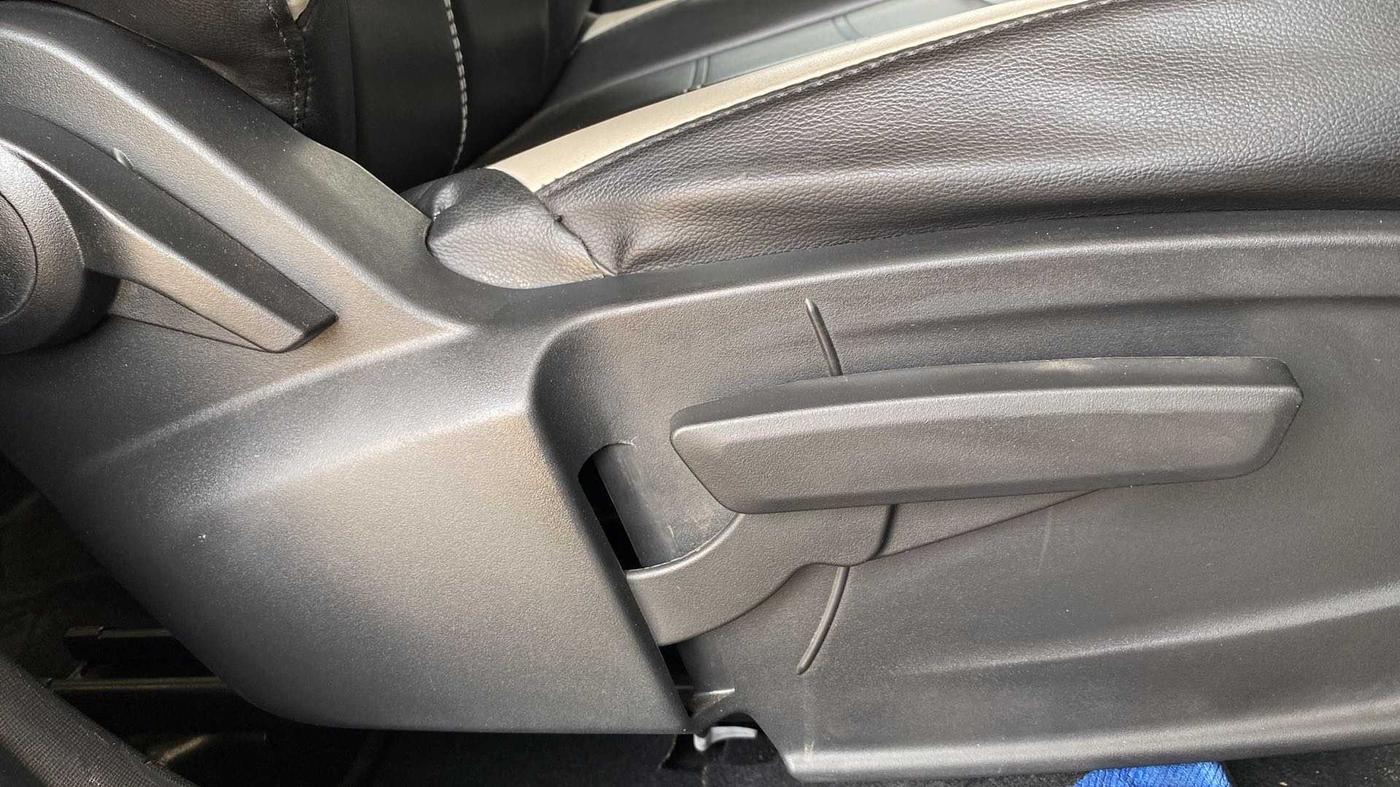 2023 Tata PUNCH CREATIVE  AMT, Petrol, Automatic, 3,090 km, Driver Side Adjustment Panel