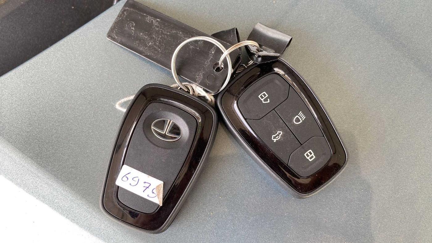 2023 Tata PUNCH CREATIVE  AMT, Petrol, Automatic, 3,090 km, Key Close Up