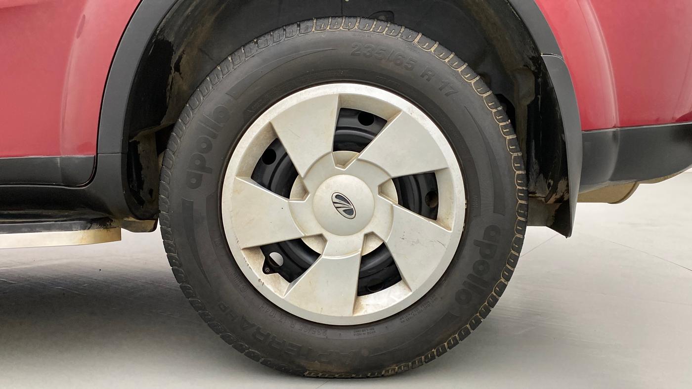 2018 Mahindra XUV500 W7 FWD, Diesel, Manual, 24,251 km, Left Rear Wheel