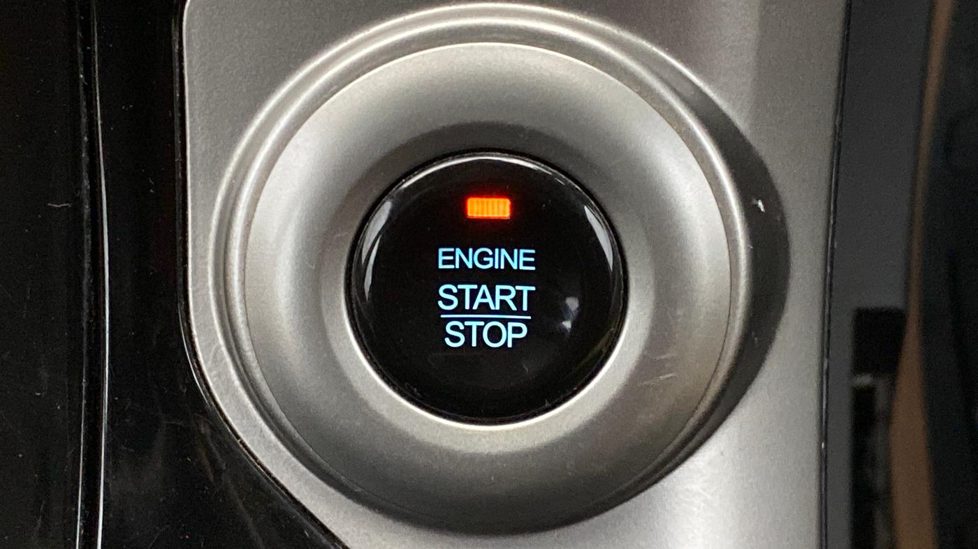 2018 Mahindra XUV500 W7 FWD, Diesel, Manual, 24,251 km, Keyless Start/ Stop Button