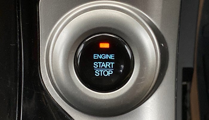 2018 Mahindra XUV500 W7 FWD, Diesel, Manual, 24,251 km, Keyless Start/ Stop Button