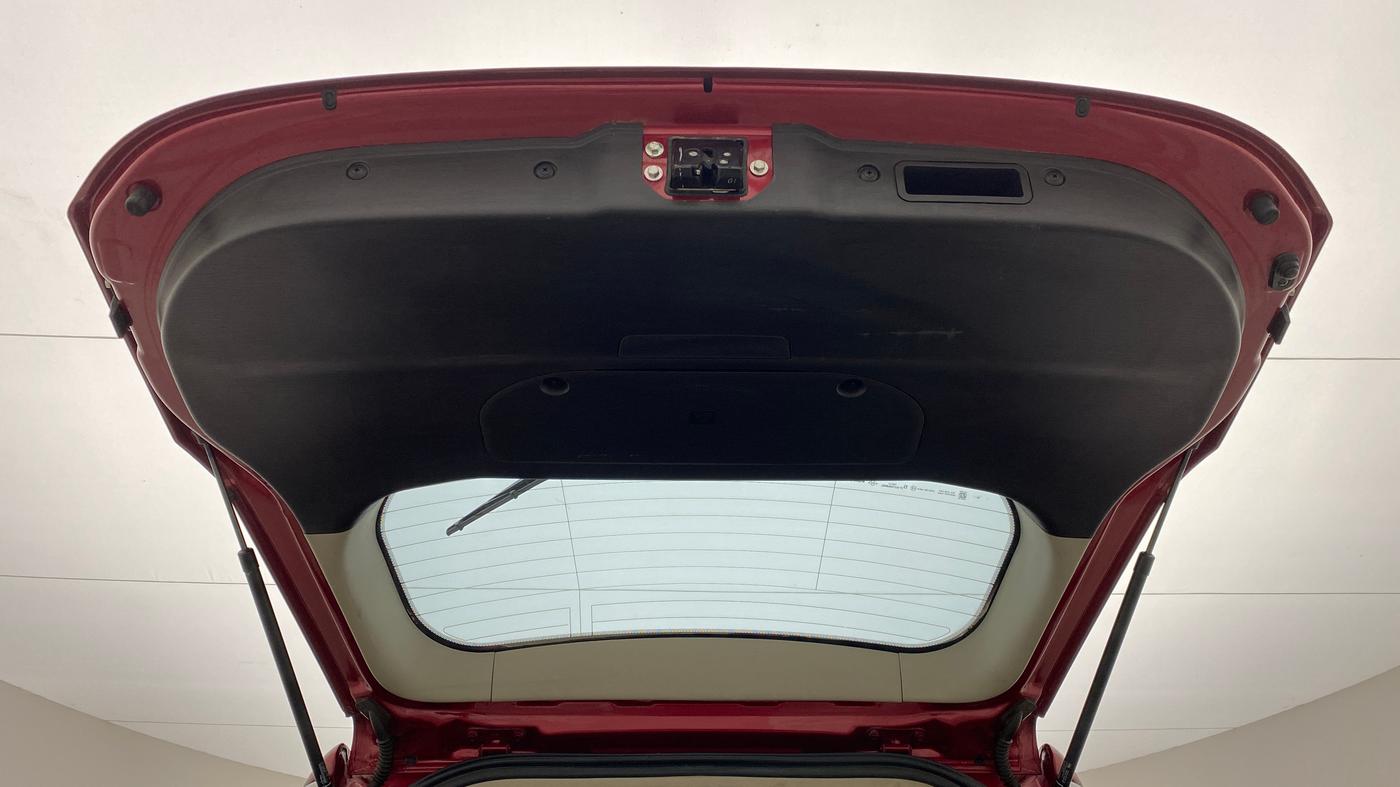 2018 Mahindra XUV500 W7 FWD, Diesel, Manual, 24,251 km, Boot Door Open