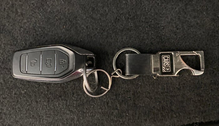 2018 Mahindra XUV500 W7 FWD, Diesel, Manual, 24,251 km, Key Close Up