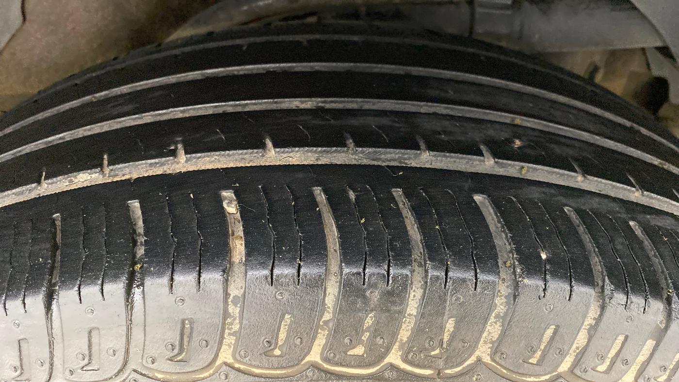 2018 Mahindra XUV500 W7 FWD, Diesel, Manual, 24,251 km, Left Rear Tyre Tread