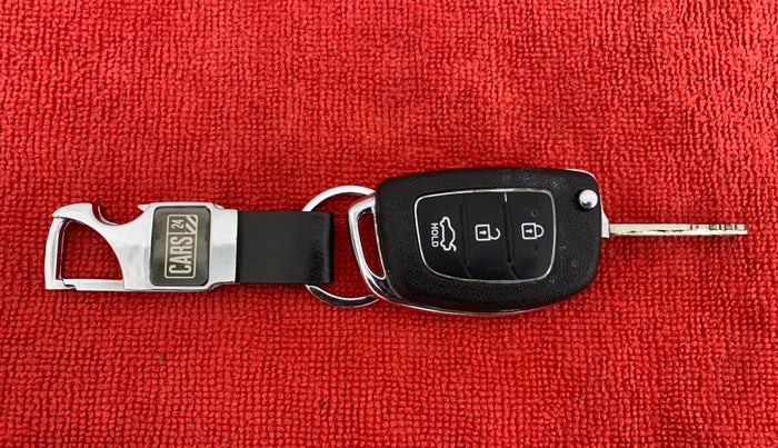 2014 Hyundai Xcent S 1.2 OPT, Petrol, Manual, 27,745 km, Key Close Up
