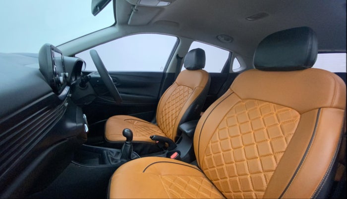 2021 Hyundai NEW I20 SPORTZ 1.2 MT, Petrol, Manual, 33,437 km, Right Side Front Door Cabin