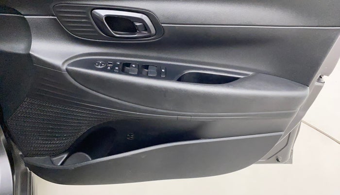 2021 Hyundai NEW I20 SPORTZ 1.2 MT, Petrol, Manual, 33,437 km, Driver Side Door Panels Control