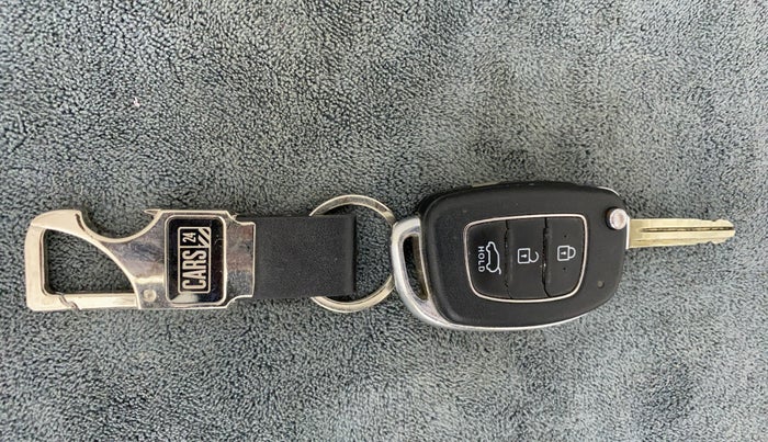 2021 Hyundai NEW I20 SPORTZ 1.2 MT, Petrol, Manual, 33,437 km, Key Close Up