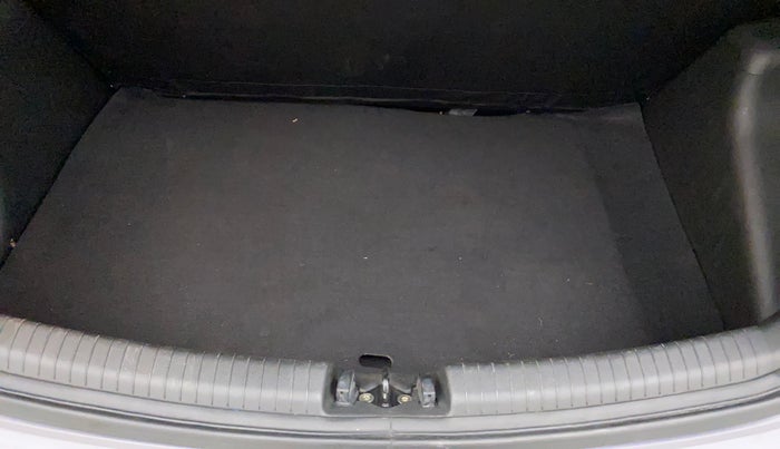 2018 Hyundai Grand i10 ASTA 1.2 KAPPA VTVT, Petrol, Manual, 39,083 km, Boot Inside