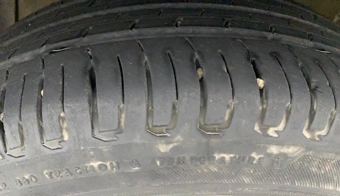 2017 Maruti Swift ZXI, Petrol, Manual, 38,521 km, Left Front Tyre Tread