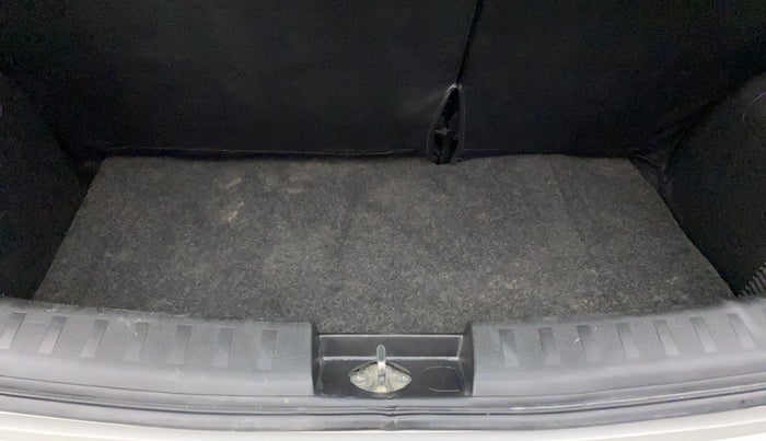 2017 Maruti Swift ZXI, Petrol, Manual, 38,521 km, Boot Inside