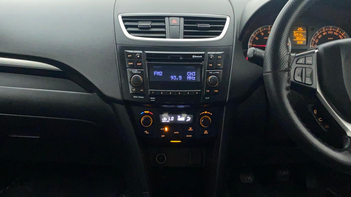 2017 Maruti Swift ZXI, Petrol, Manual, 38,521 km, Air Conditioner