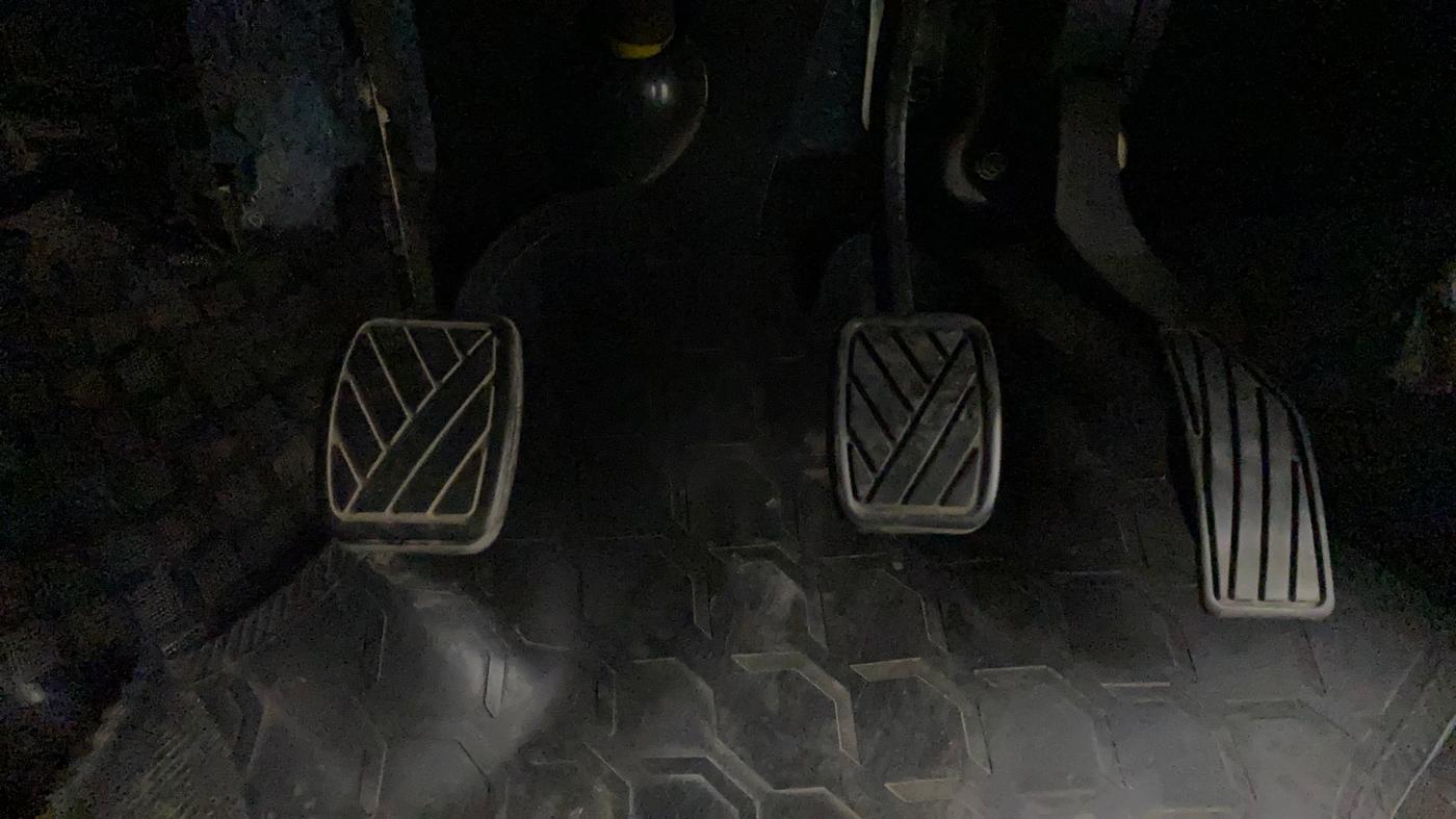 2017 Maruti Swift ZXI, Petrol, Manual, 38,521 km, Pedals