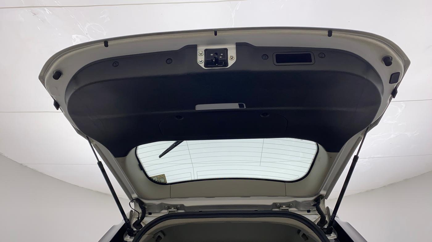 2019 Mahindra XUV500 W11, Diesel, Manual, 41,795 km, Boot Door Open