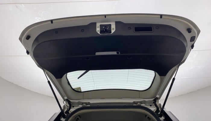 2019 Mahindra XUV500 W11, Diesel, Manual, 41,795 km, Boot Door Open