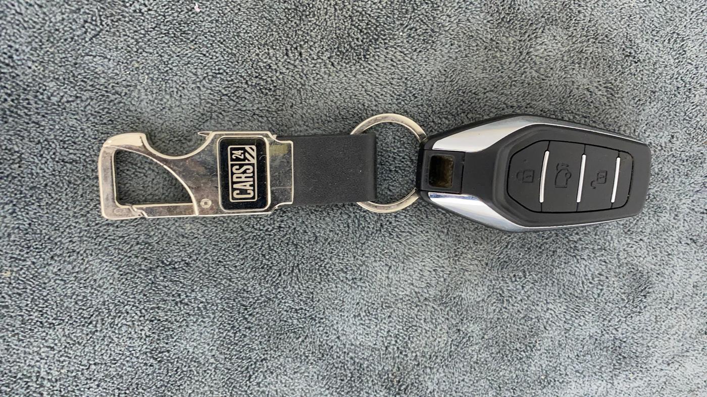 2019 Mahindra XUV500 W11, Diesel, Manual, 41,795 km, Key Close Up