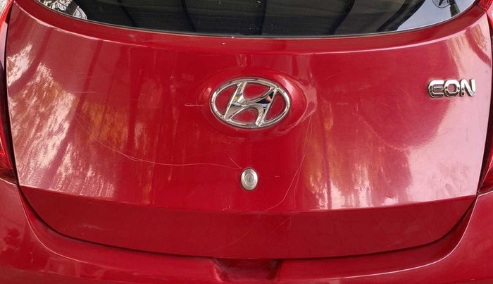 2017 Hyundai Eon ERA +, Petrol, Manual, 99,853 km, Dicky (Boot door) - Minor scratches