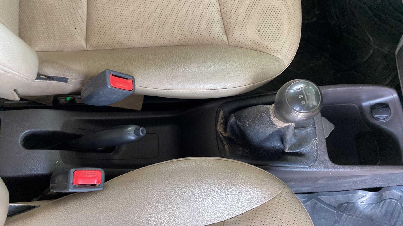 2017 Hyundai Eon ERA +, CNG, Manual, 99,853 km, Gear Lever