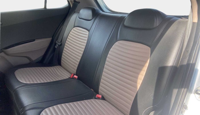 2019 Hyundai Grand i10 MAGNA 1.2 KAPPA VTVT, Petrol, Manual, 50,987 km, Right Side Rear Door Cabin