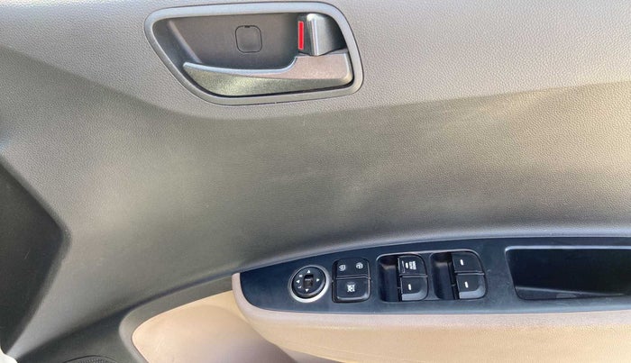 2019 Hyundai Grand i10 MAGNA 1.2 KAPPA VTVT, Petrol, Manual, 50,987 km, Driver Side Door Panels Control