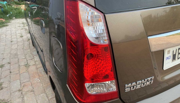 2016 Maruti Wagon R 1.0 VXI, Petrol, Manual, 42,382 km, Left tail light - Minor damage