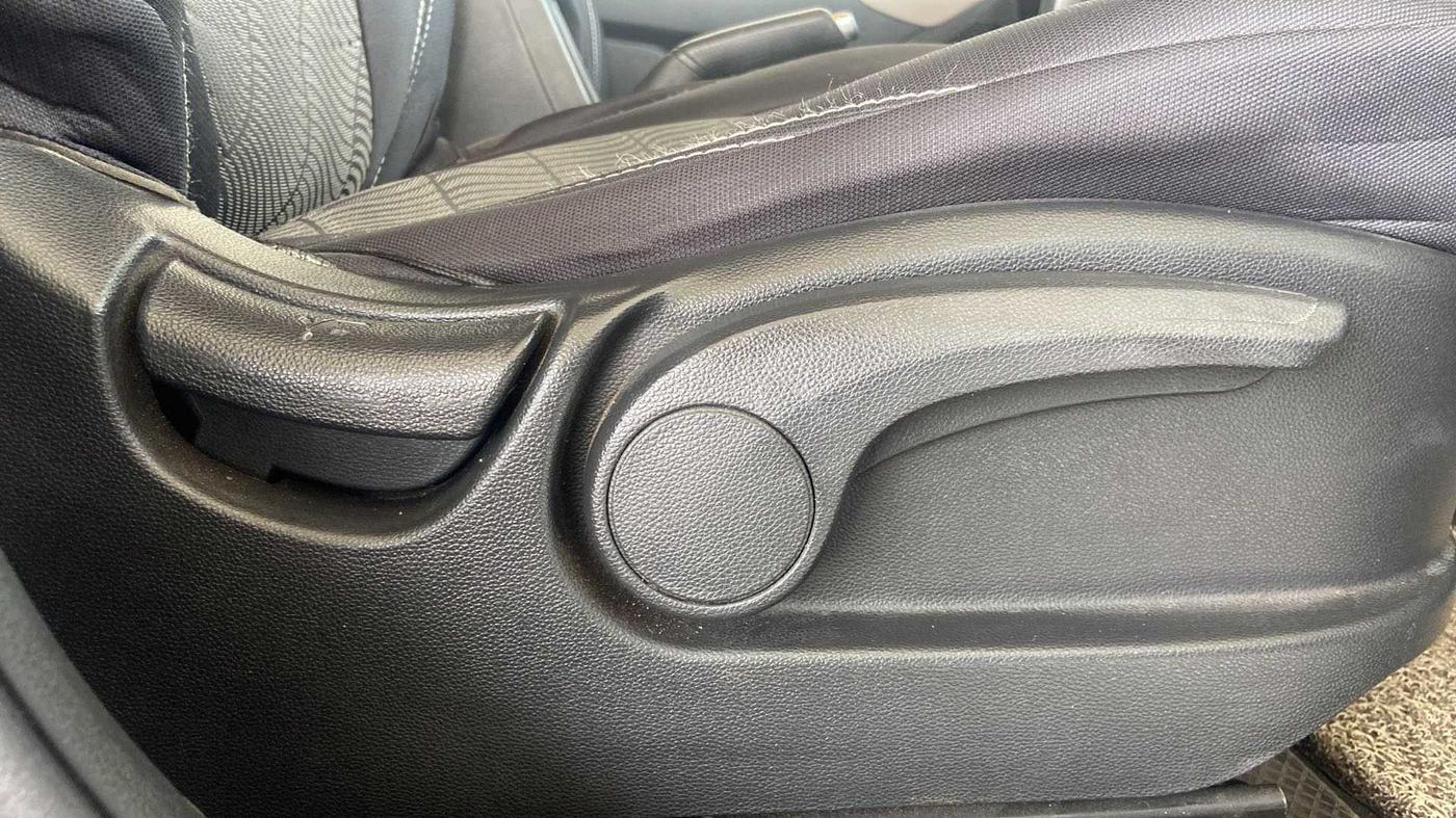 2016 Hyundai Creta SX PLUS AT 1.6 PETROL, Petrol, Automatic, 1,09,638 km, Driver Side Adjustment Panel