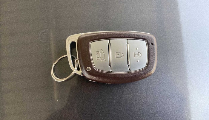 2016 Hyundai Creta SX PLUS AT 1.6 PETROL, Petrol, Automatic, 1,09,638 km, Key Close Up