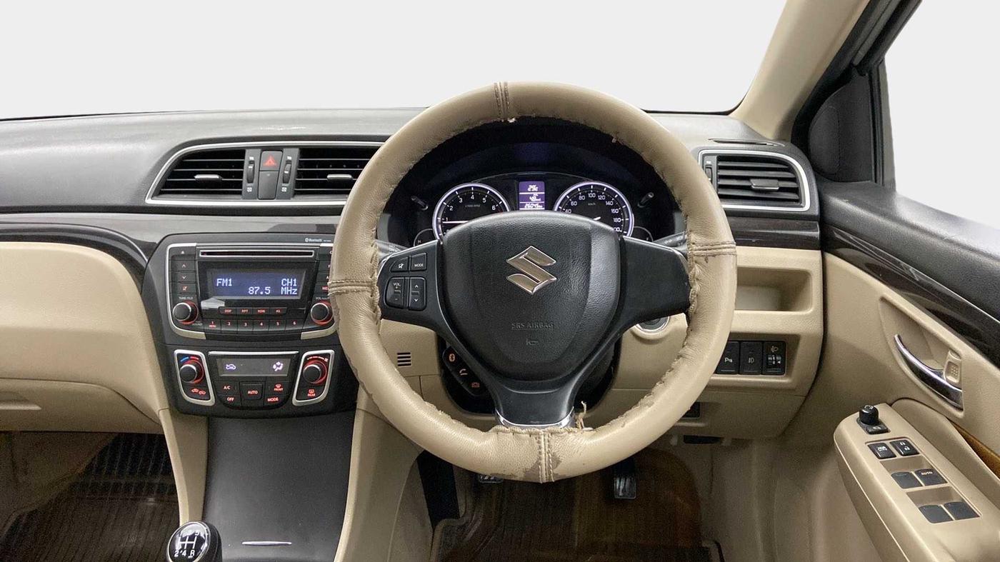 2016 Maruti Ciaz ZXI, Petrol, Manual, 26,038 km, Steering Wheel Close Up