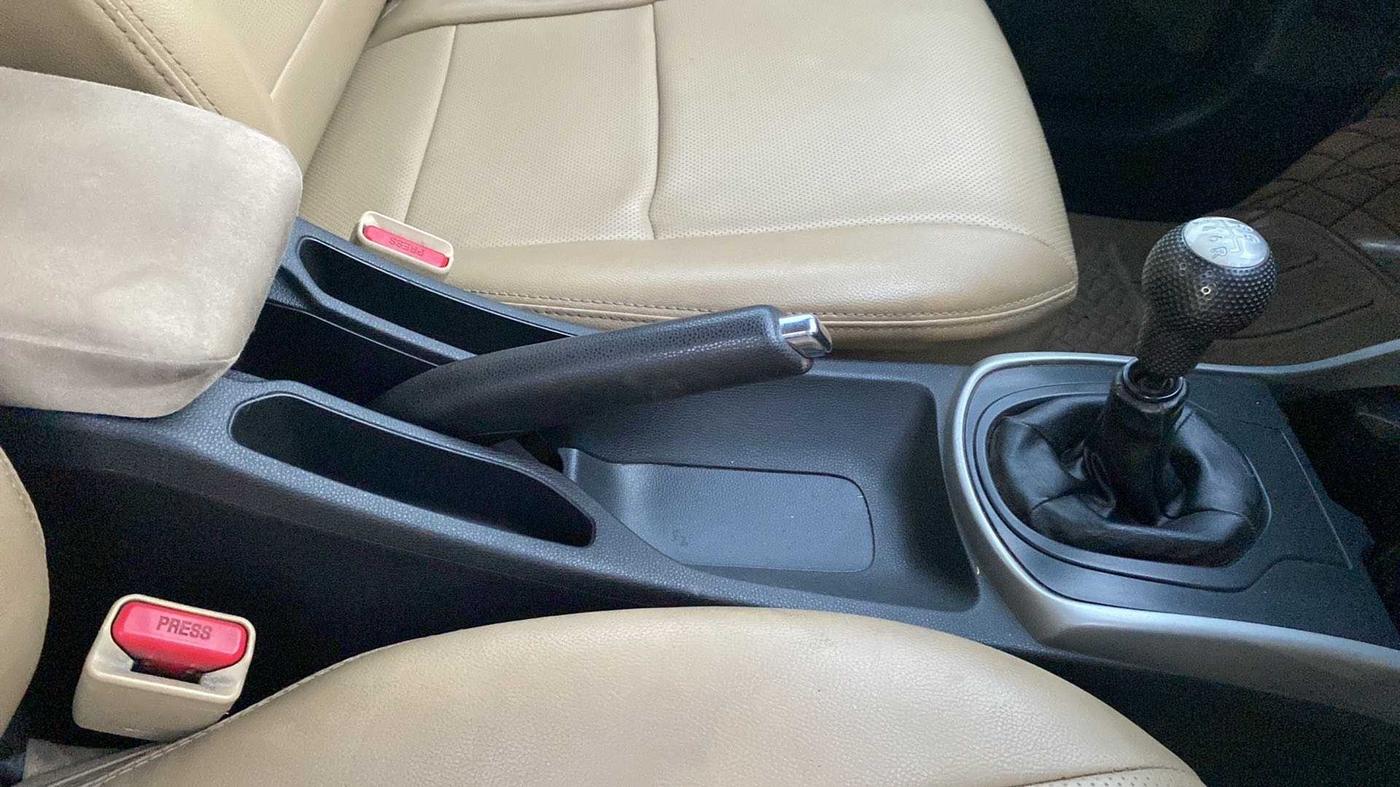 2017 Honda City 1.5L I-DTEC V, Diesel, Manual, 57,364 km, Gear Lever