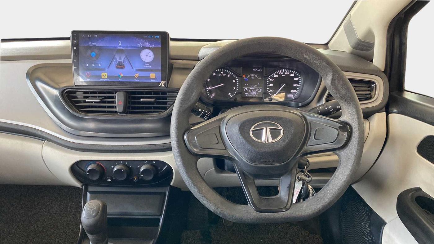 2021 Tata ALTROZ XE PETROL, Petrol, Manual, 40,721 km, Steering Wheel Close Up