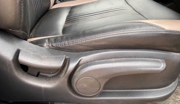 2015 Hyundai Elite i20 ASTA 1.2, Petrol, Manual, 1,09,224 km, Driver Side Adjustment Panel